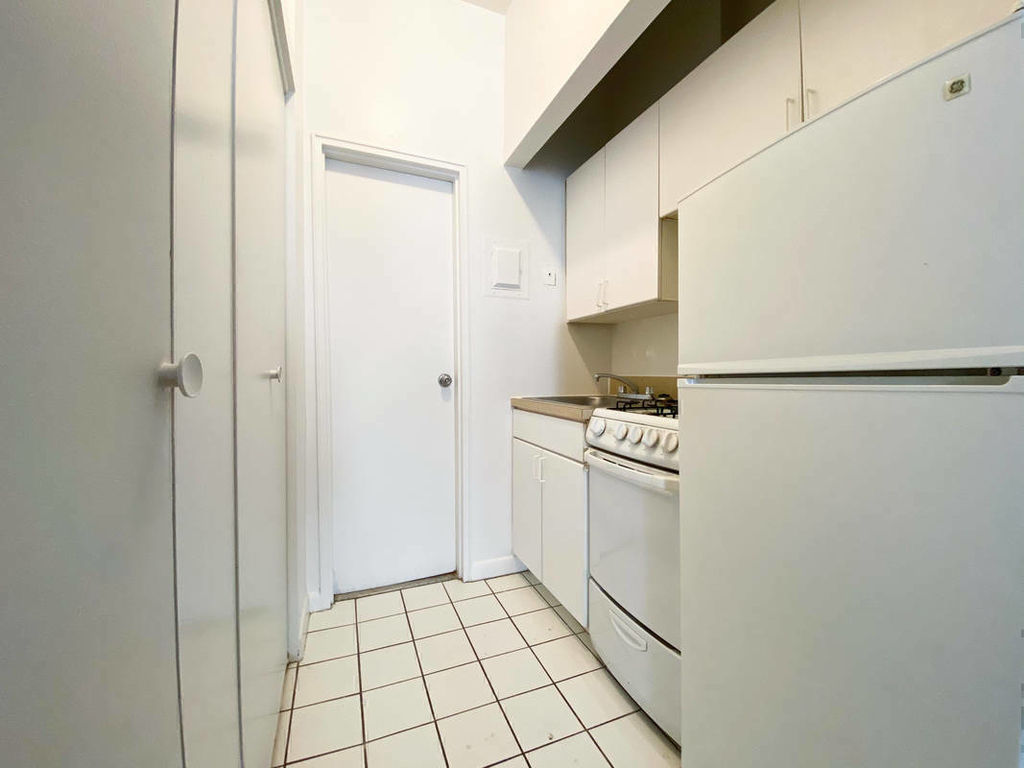 212 East 85th Street - Photo 3