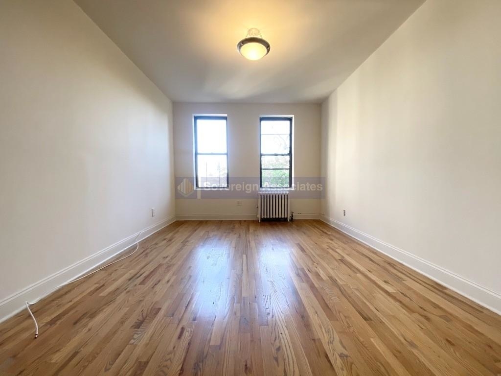 282 Cabrini Boulevard - Photo 2