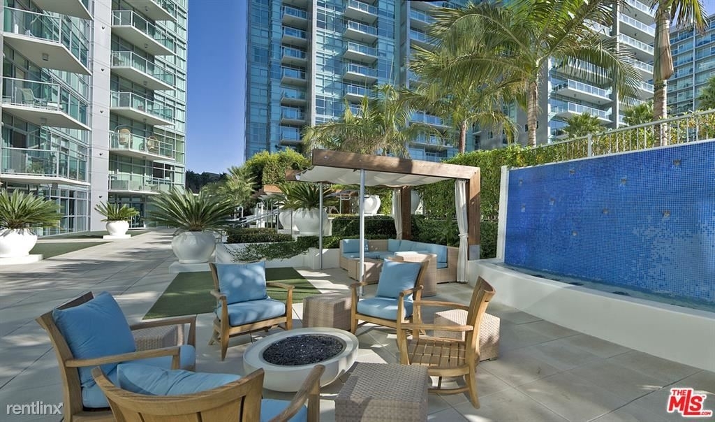 13700 Marina Pointe Dr Unit 318 - Photo 2