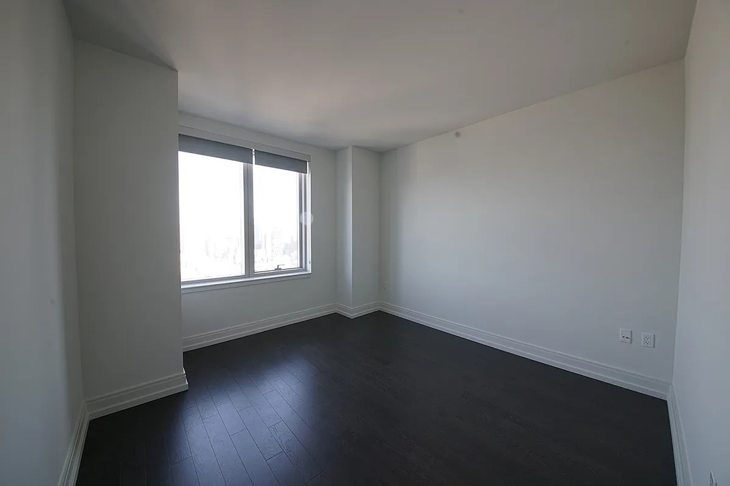 West 40th & 10th Avenue - Photo 7