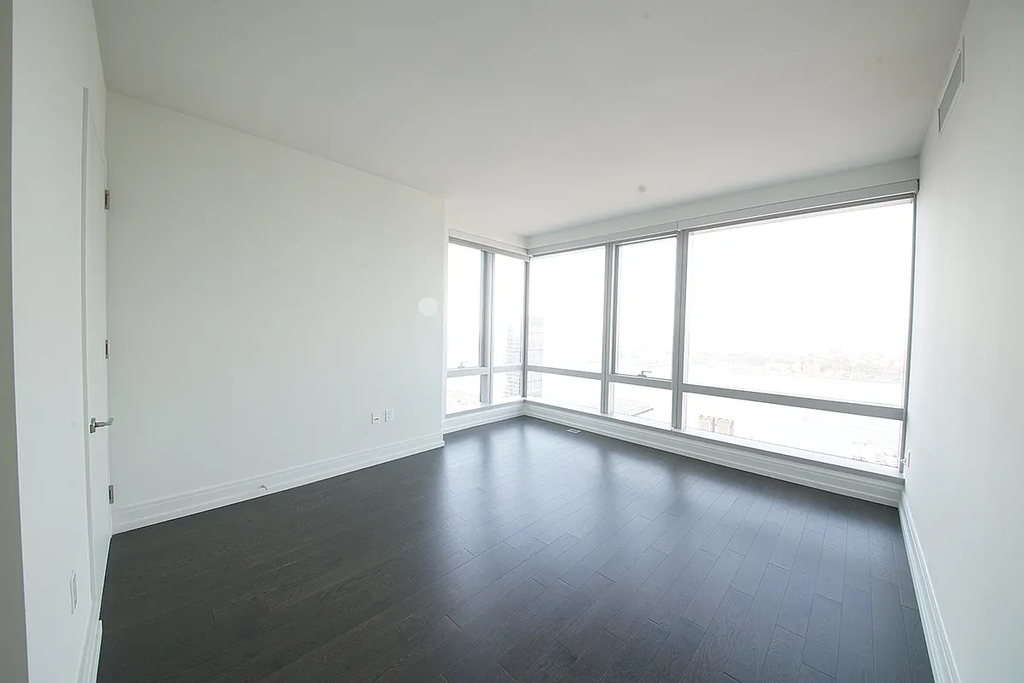 West 40th & 10th Avenue - Photo 5