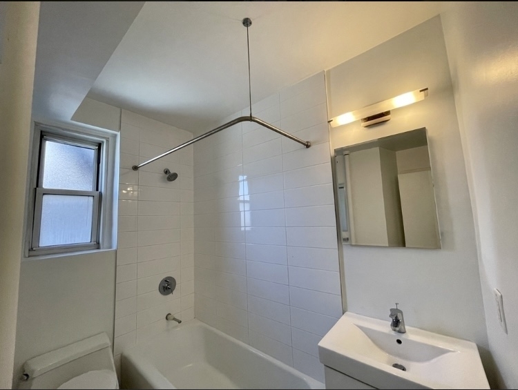 364 West 18th Street - Photo 4