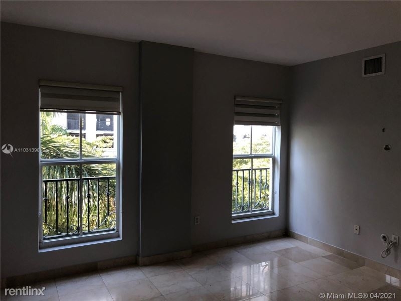 20 Calabria Ave # 405 - Photo 3