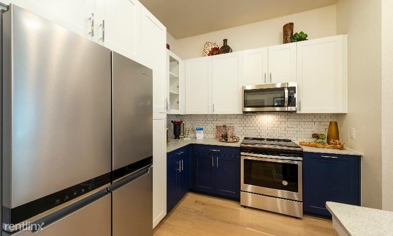 557 W 19th St - Photo 3