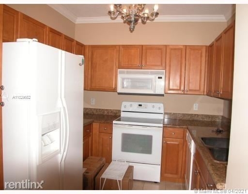 357 Almeria Ave # 804 - Photo 9