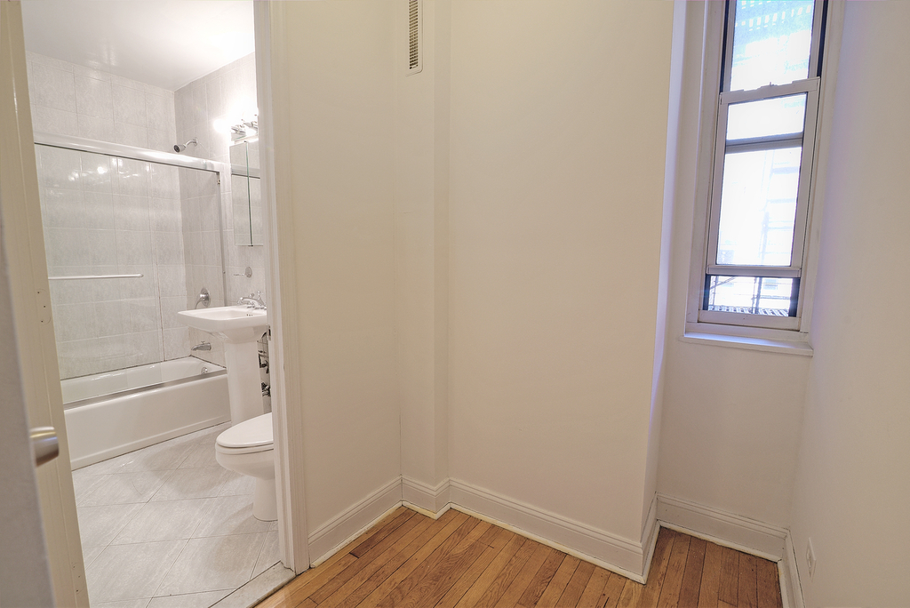 West 55th Street - Photo 1