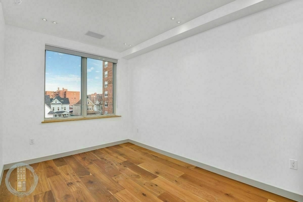 675 East 32nd Street - Photo 7