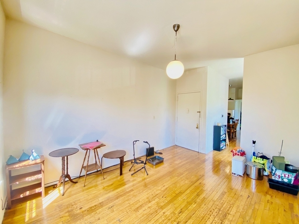 1116 Manhattan Avenue - Photo 3