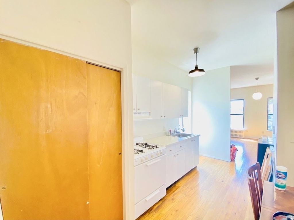 1116 Manhattan Avenue - Photo 1