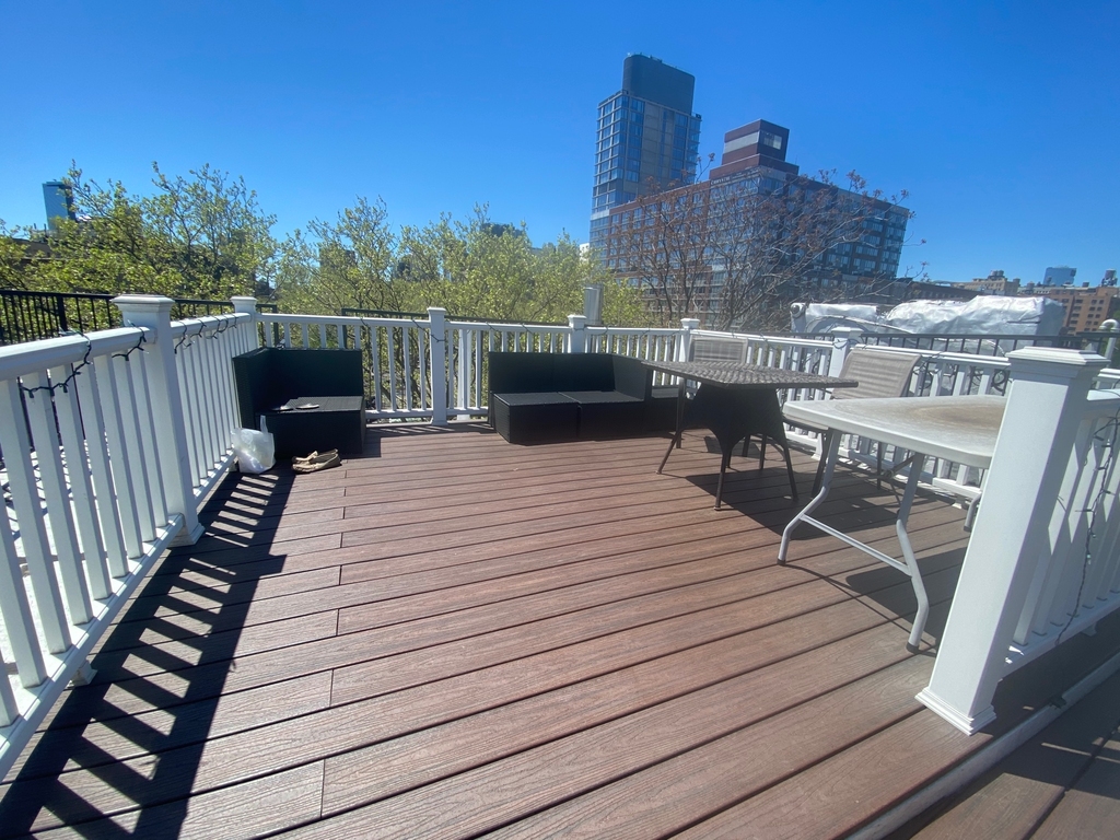 E 1st St - NO FEE - Private Rooftop - Photo 0
