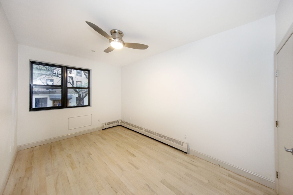 447 west 47 - Photo 3