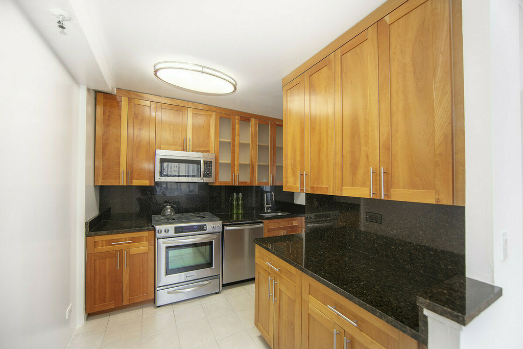  West End Avenue 81 street  - Photo 8