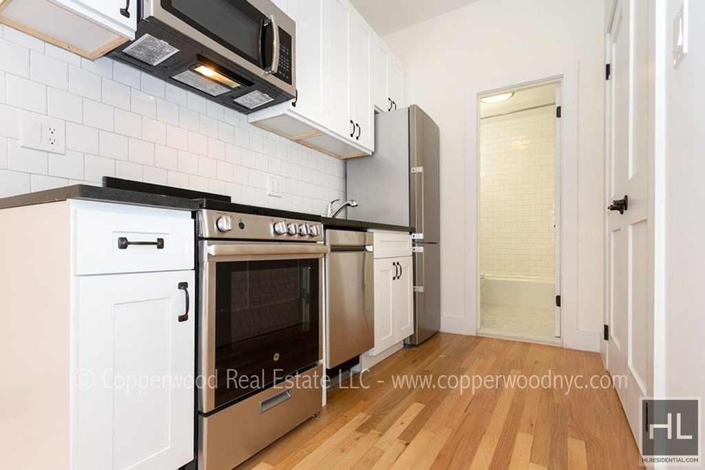 East 89 Street - Photo 1