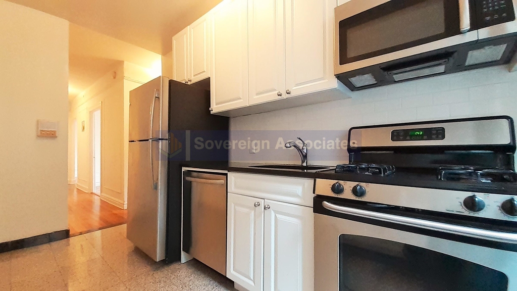 282 Cabrini Boulevard - Photo 3