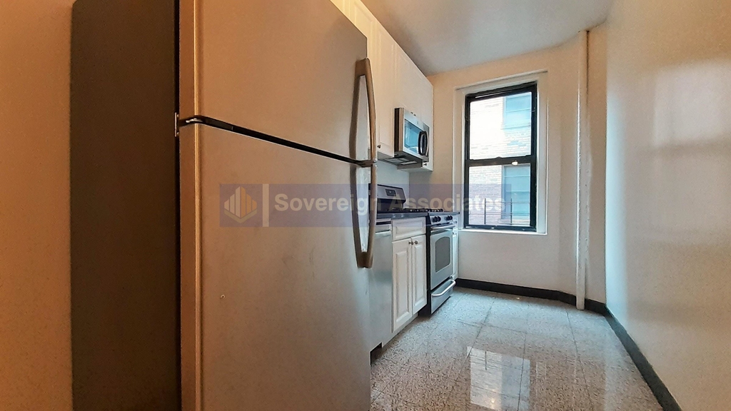 282 Cabrini Boulevard - Photo 2