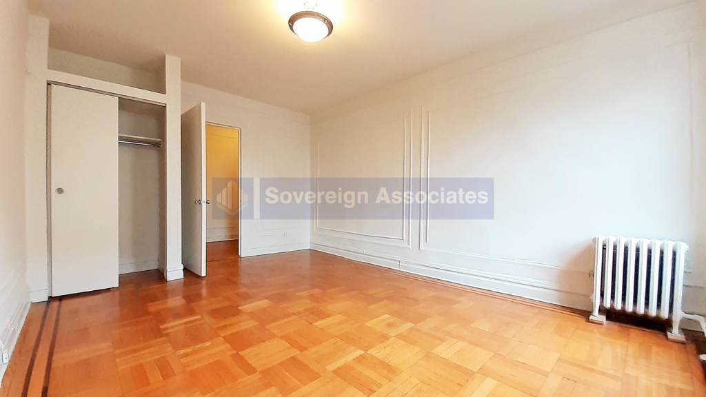 282 Cabrini Boulevard - Photo 11