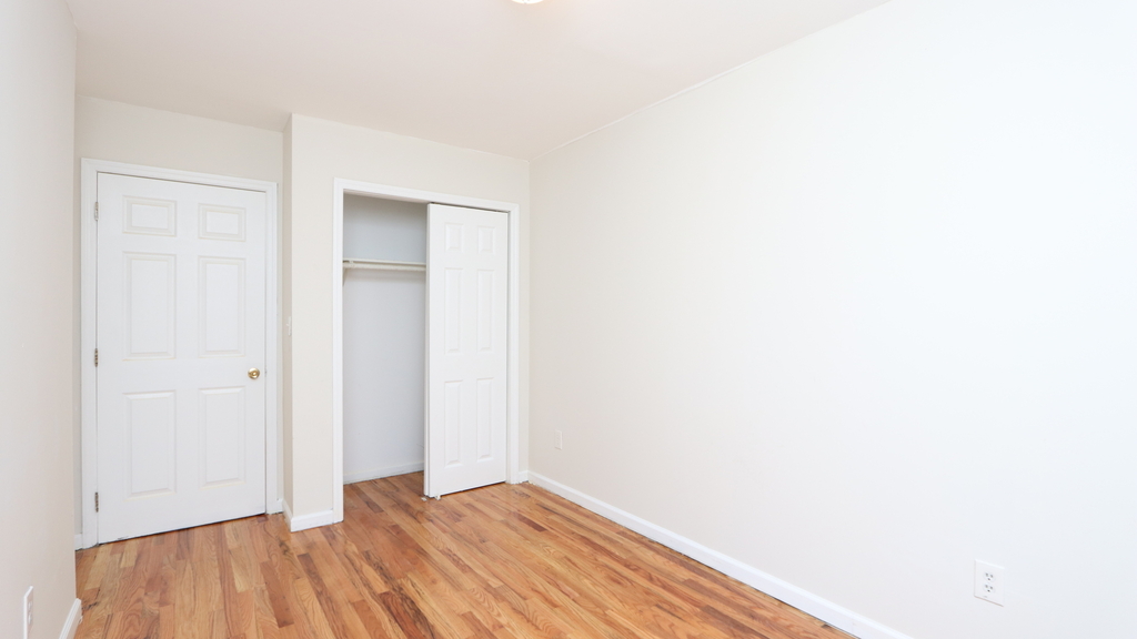 1702 Dean St - Photo 8