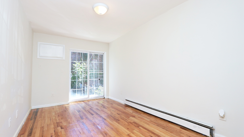 1702 Dean St - Photo 9