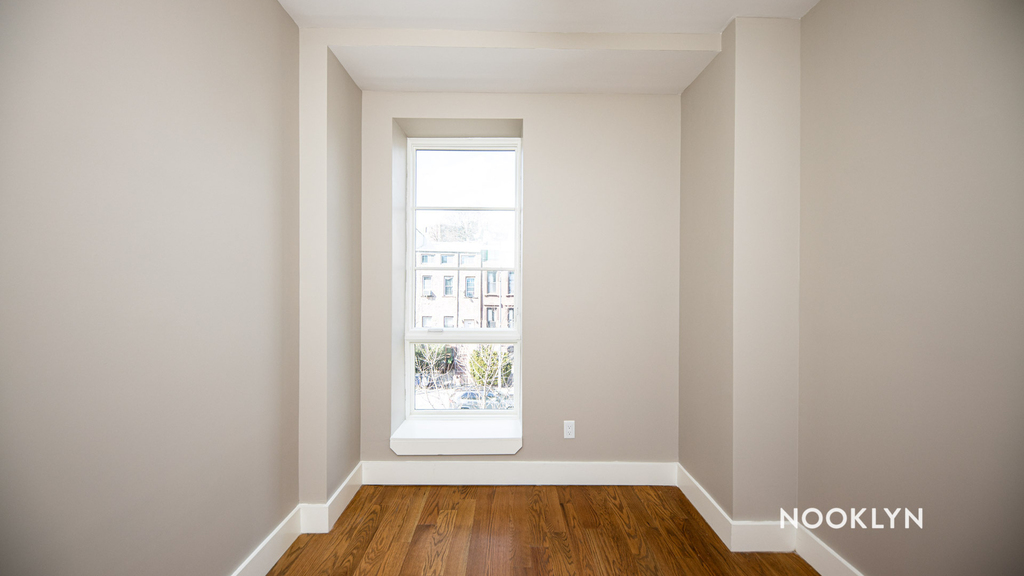 868 Lafayette Ave - Photo 1