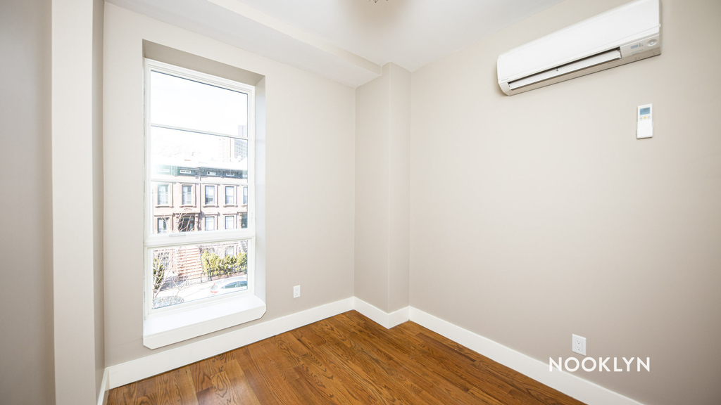 868 Lafayette Ave - Photo 5