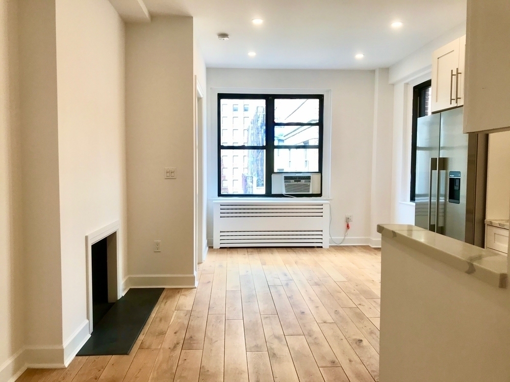 160 East 48th Street - Photo 6