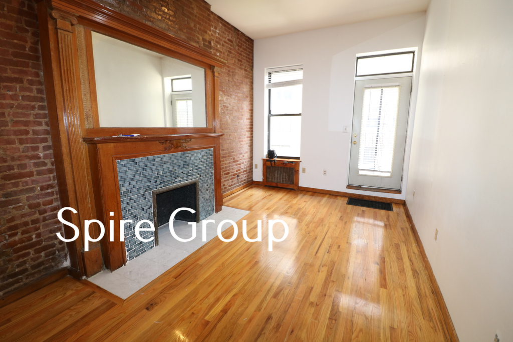 159 West 75th Street - Photo 4