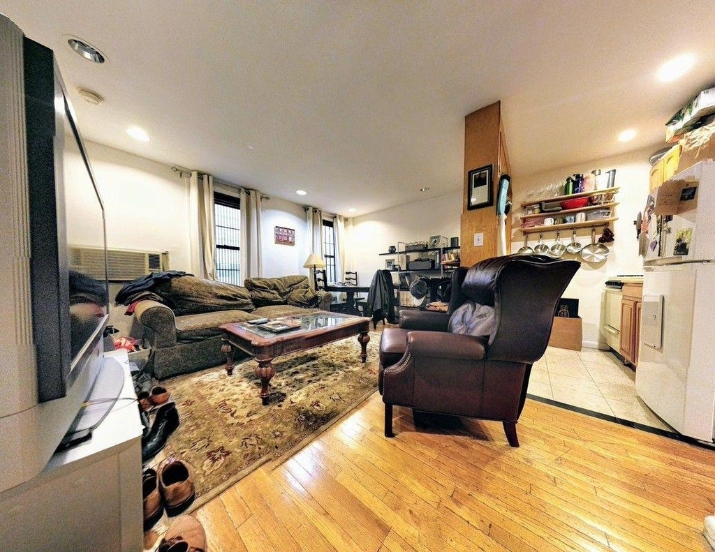 139 East 12th Street - Photo 1