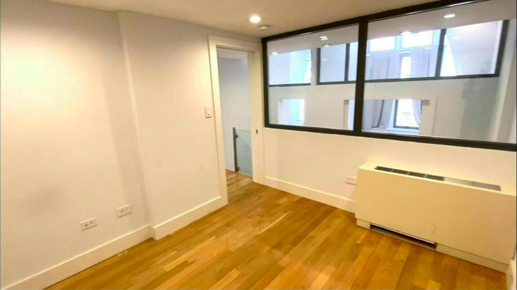 210 East 22nd Street - Photo 9