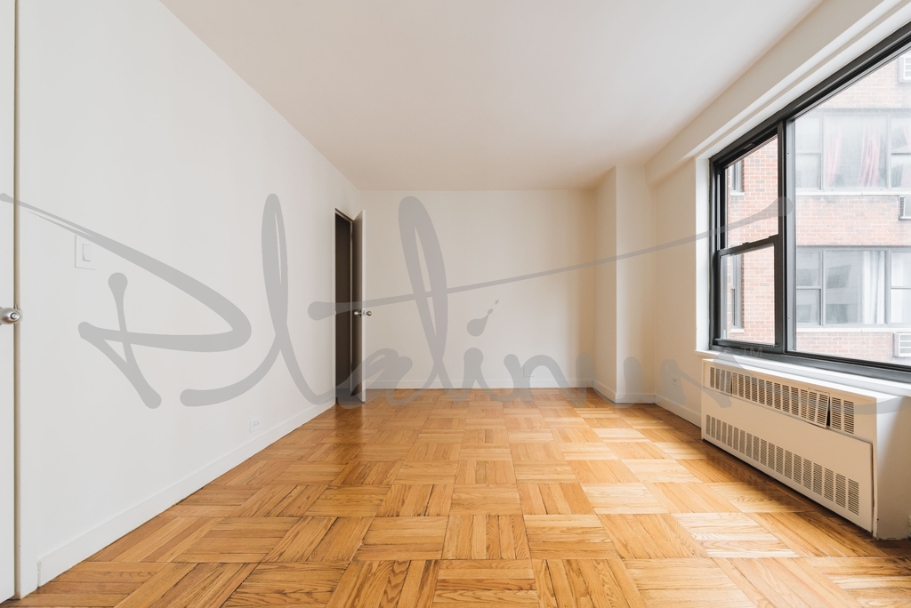 145 4th Avenue - Photo 4