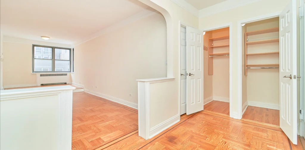 (Alcove studio 650 sqft) @ park Avenue & 24th Street No FEE  - Photo 1