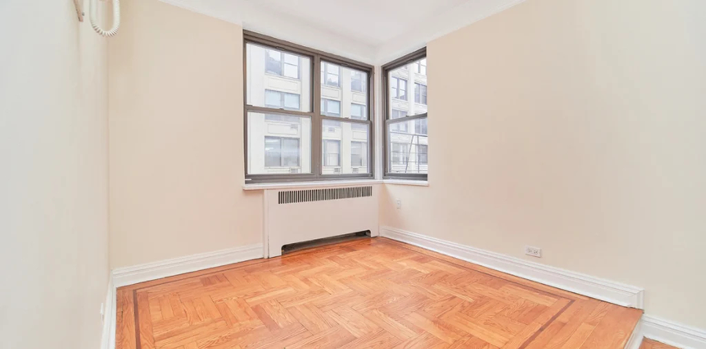 (Alcove studio 650 sqft) @ park Avenue & 24th Street No FEE  - Photo 2