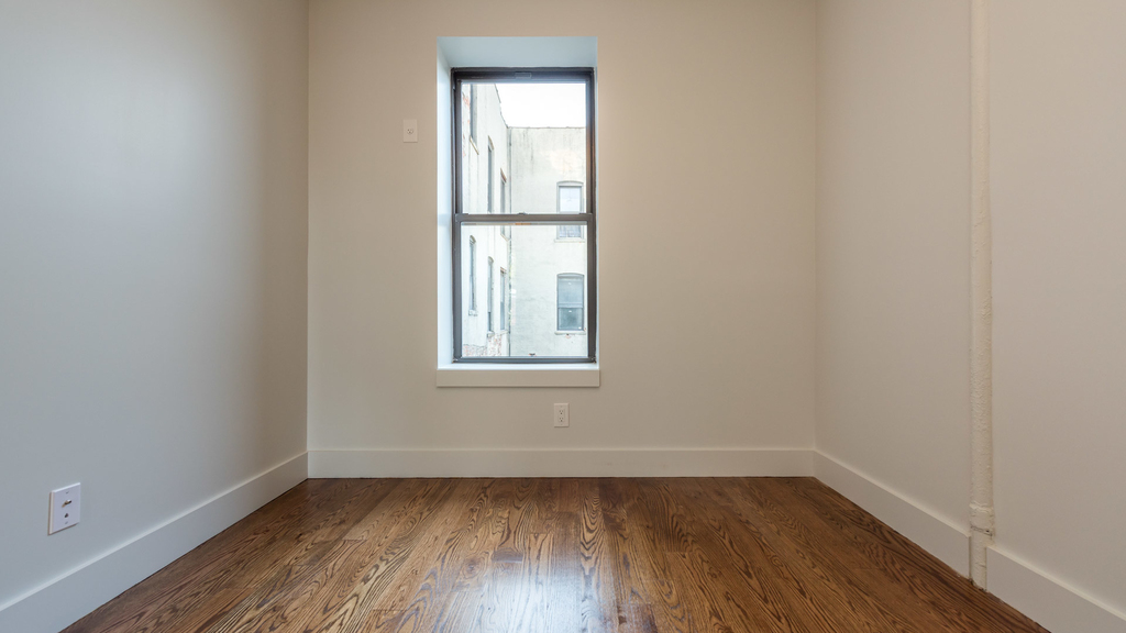 663 Hancock St - Photo 1