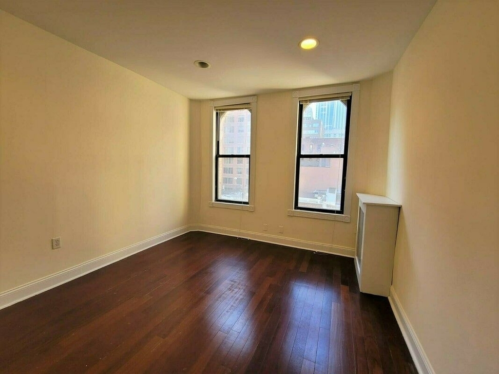 175 Lexington Avenue - Photo 3