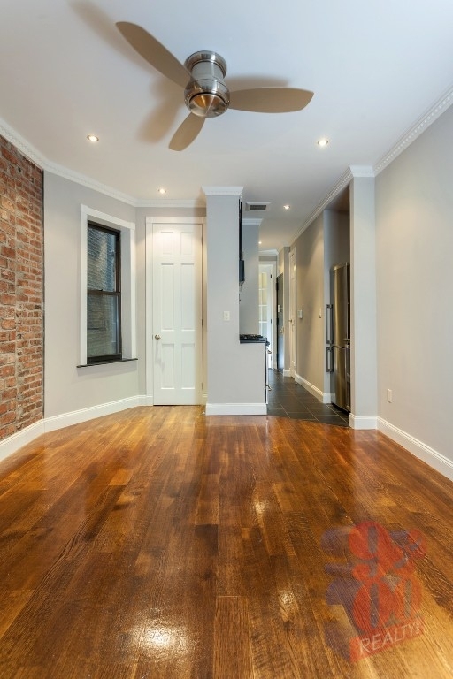 307 East 8th Street - Photo 1