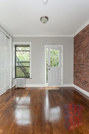 307 East 8th Street - Photo 2