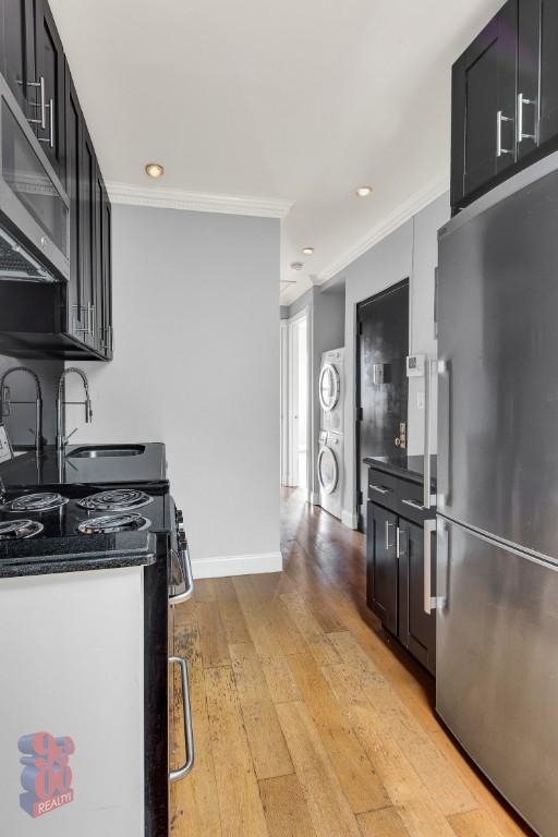 437 W 53rd St. - Photo 2