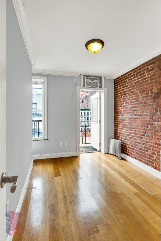 437 W 53rd St. - Photo 5