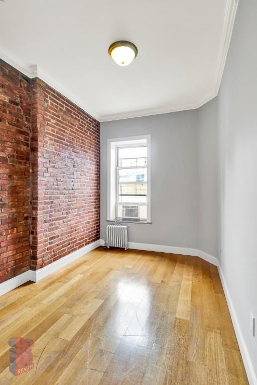 437 W 53rd St. - Photo 6