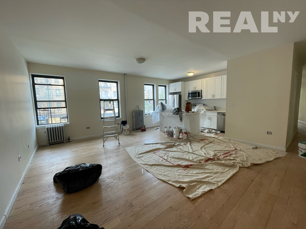 565 W 204th (AC)  - Photo 1