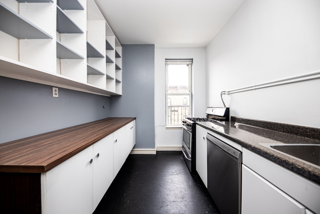 308 Bleecker Street - Photo 0