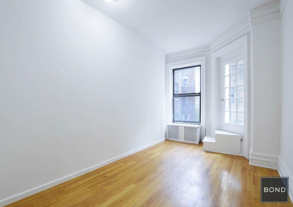 239 West 72nd Street - Photo 5