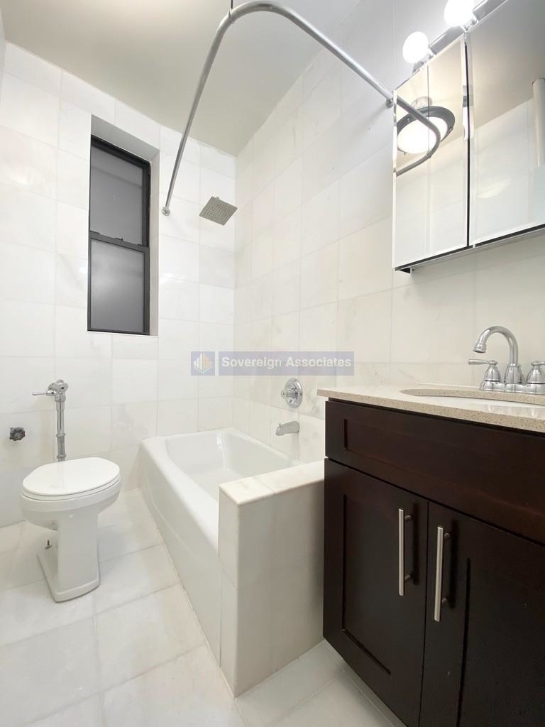 282 Cabrini Boulevard - Photo 2