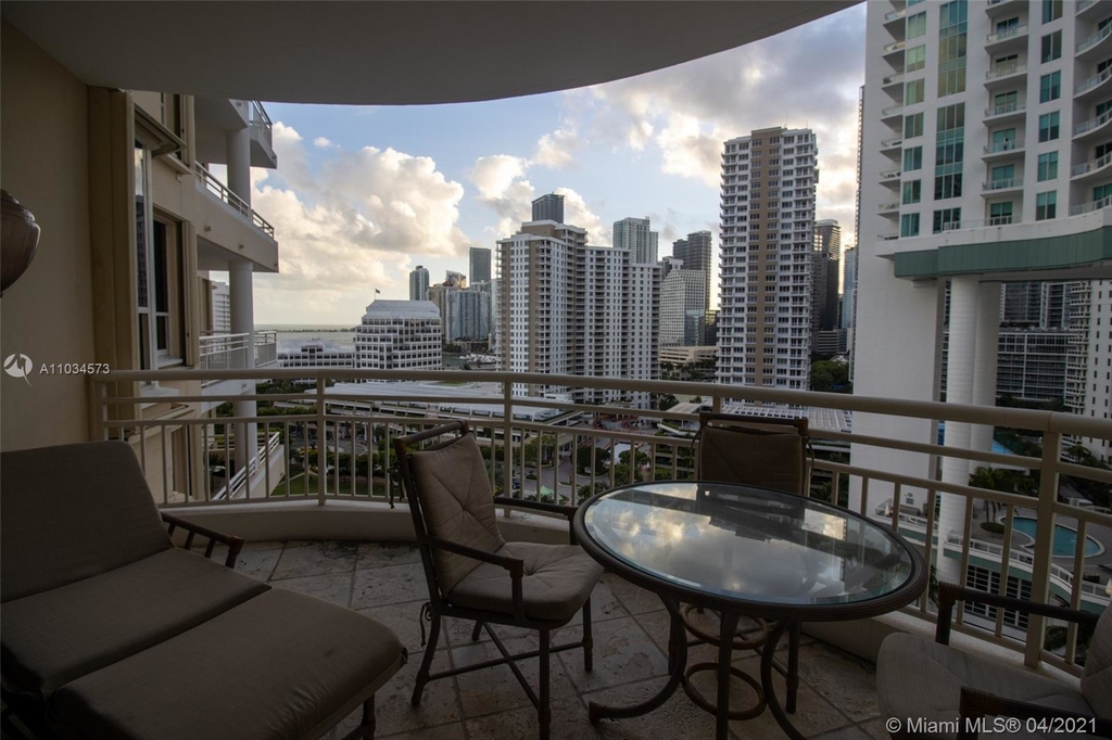 888 Brickell Key Dr - Photo 15