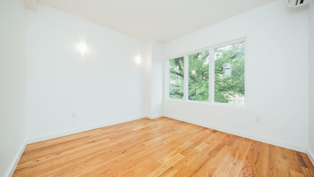 146 Linden Boulevard - Photo 5