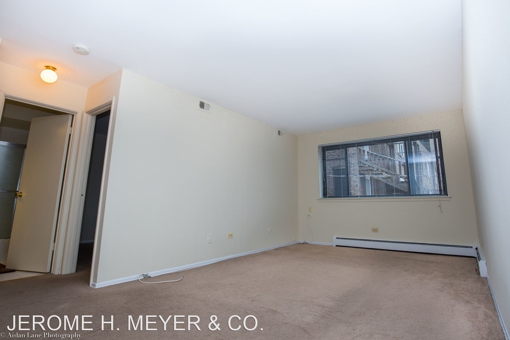 525 W. Deming Place - Photo 2