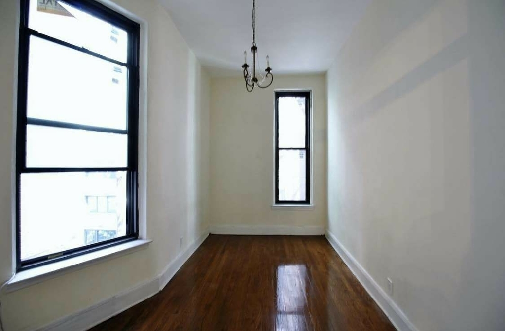 225 East 14th Street - Photo 2