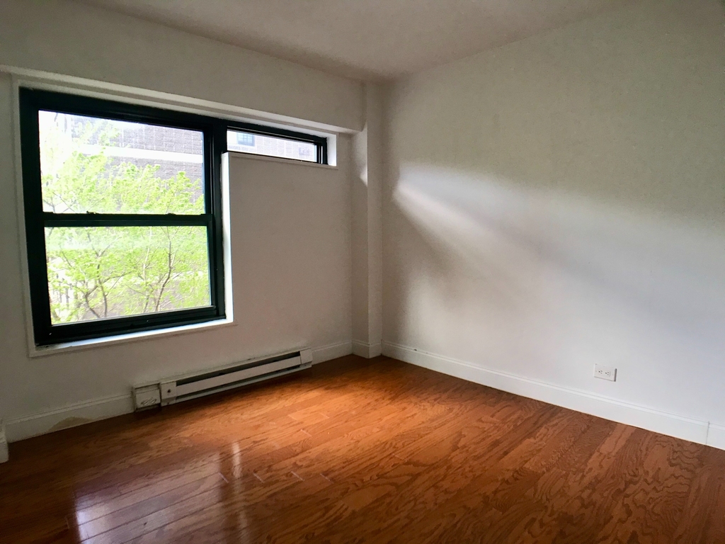 301 West 130th Street apt 3F - Photo 2