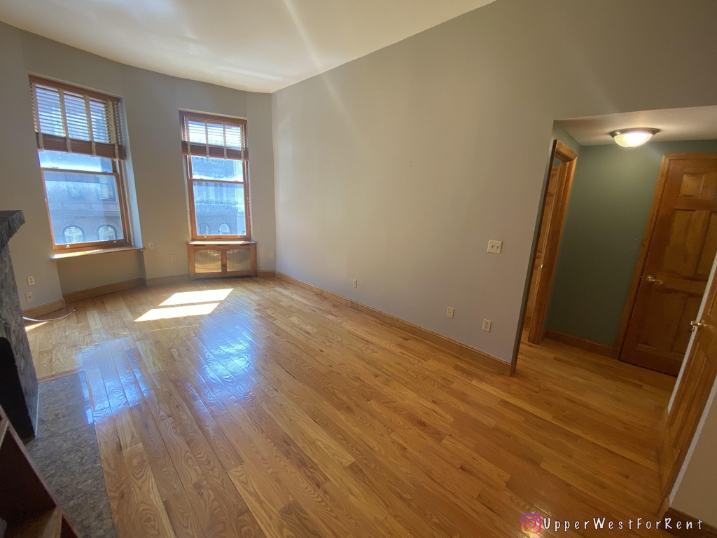 107 West 75th Street - Photo 1