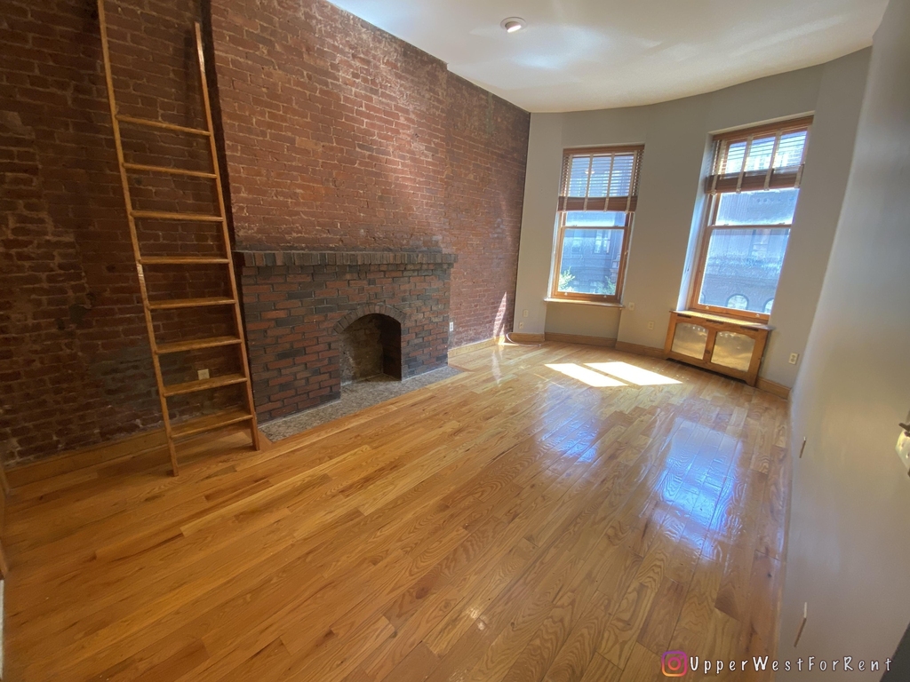 107 West 75th Street - Photo 0