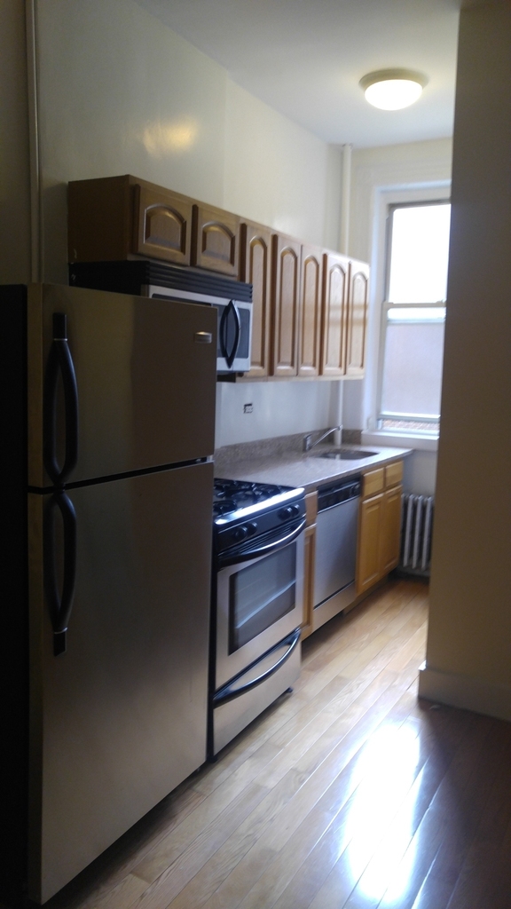 852 Amsterdam Avenue - Photo 0